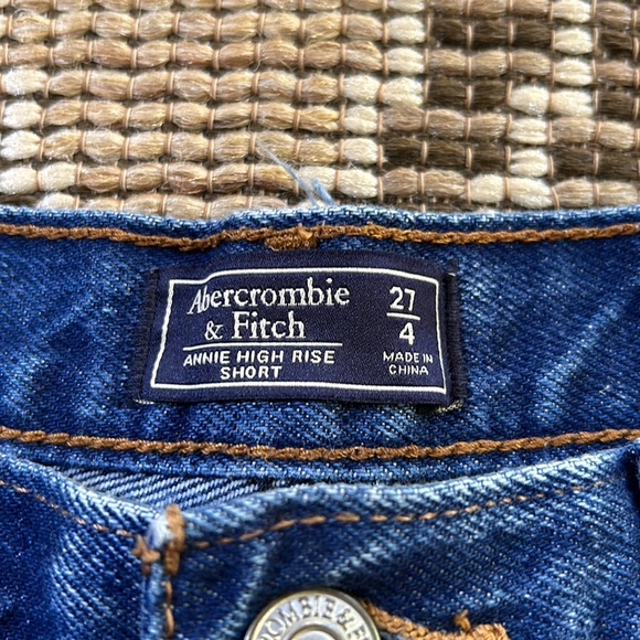 Abercrombie & Fitch Jean shorts size 27 - Picture 3 of 4